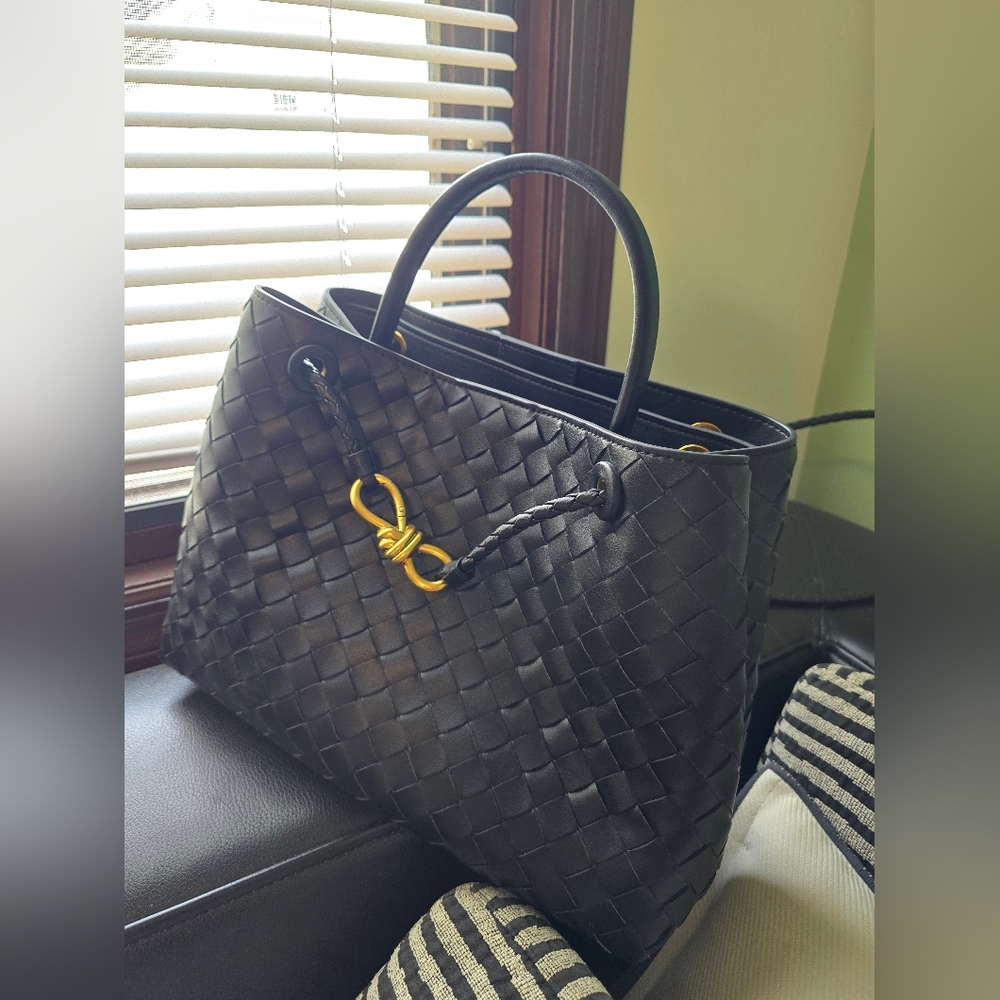 Black Woven Tote Bag - Picture 11 of 12